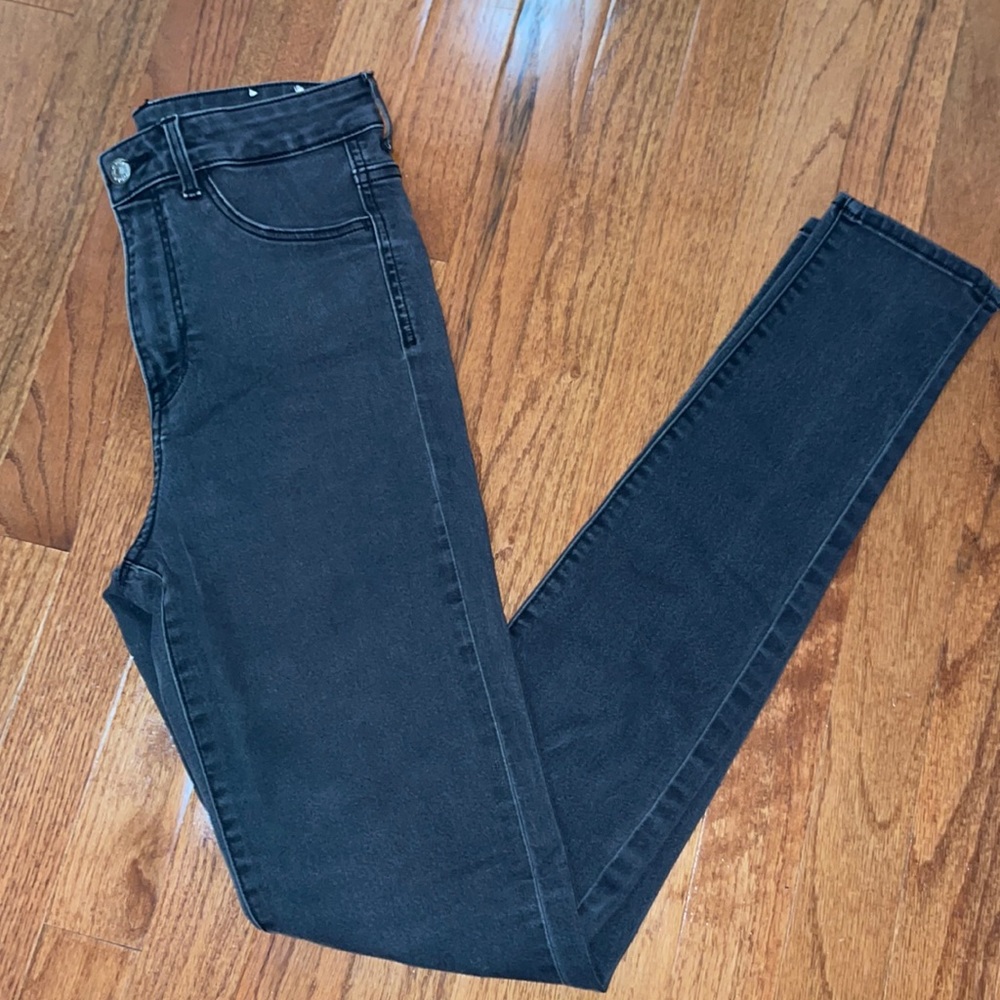 DISTRESSED black jeans